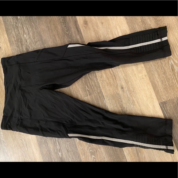 Lululemon Cropped Leggings - Picture 1 of 3